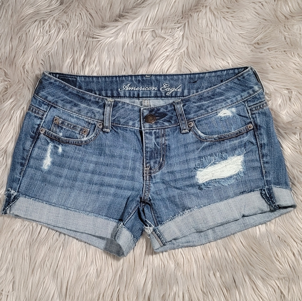 AE Med Wash Cuffed Distressed Shorts Size 4